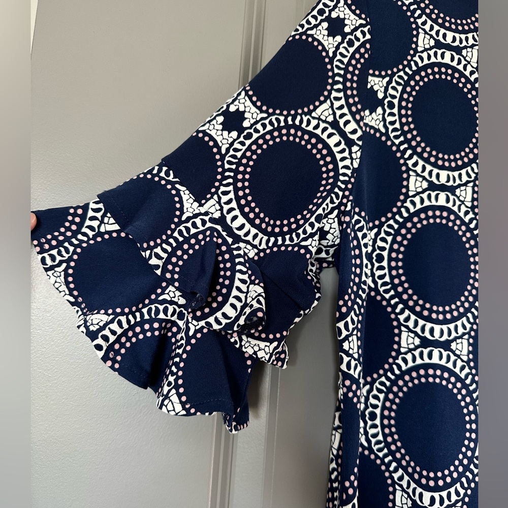 🔥 Ronni Nicole Navy Cream Geometric Print Flutter Sleeve Women’s Dress - Picture 7 of 7